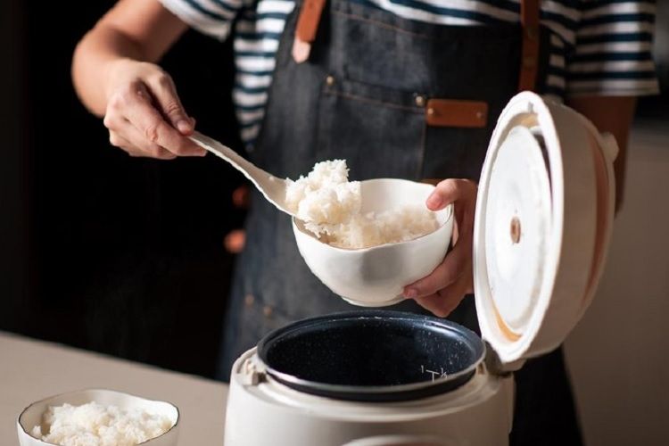 cara memasak nasi yang tidak mudah kering dan sehat untuk tubuh, bisa tambahkan satu bahan dapur ini