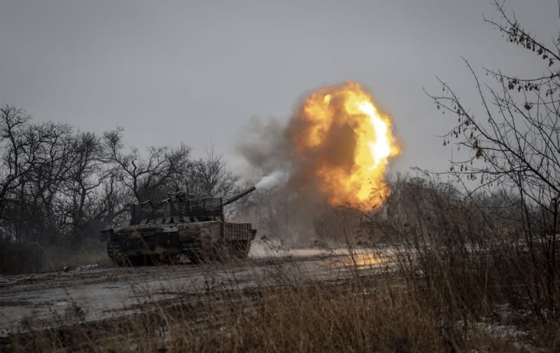 russians storm armed forces positions in bakhmut with heavy armor