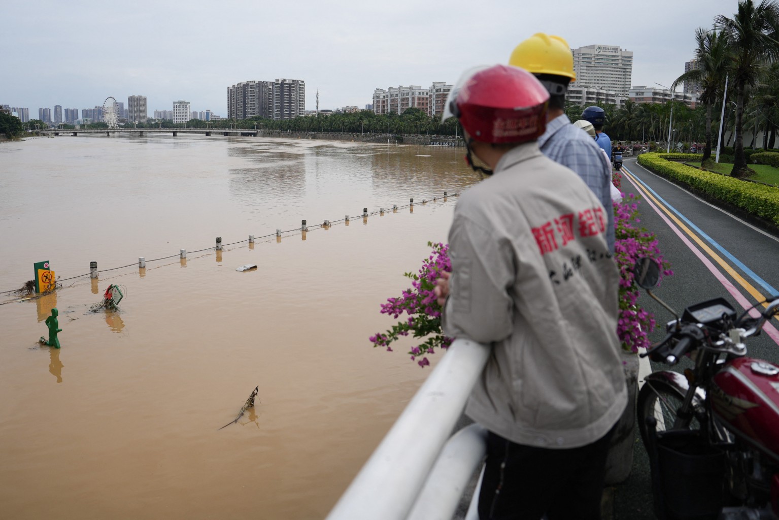 จีนตอนใต้เตรียมรับน้ำท่วมใหญ่ ‘100 ปีมีครั้งเดียว’