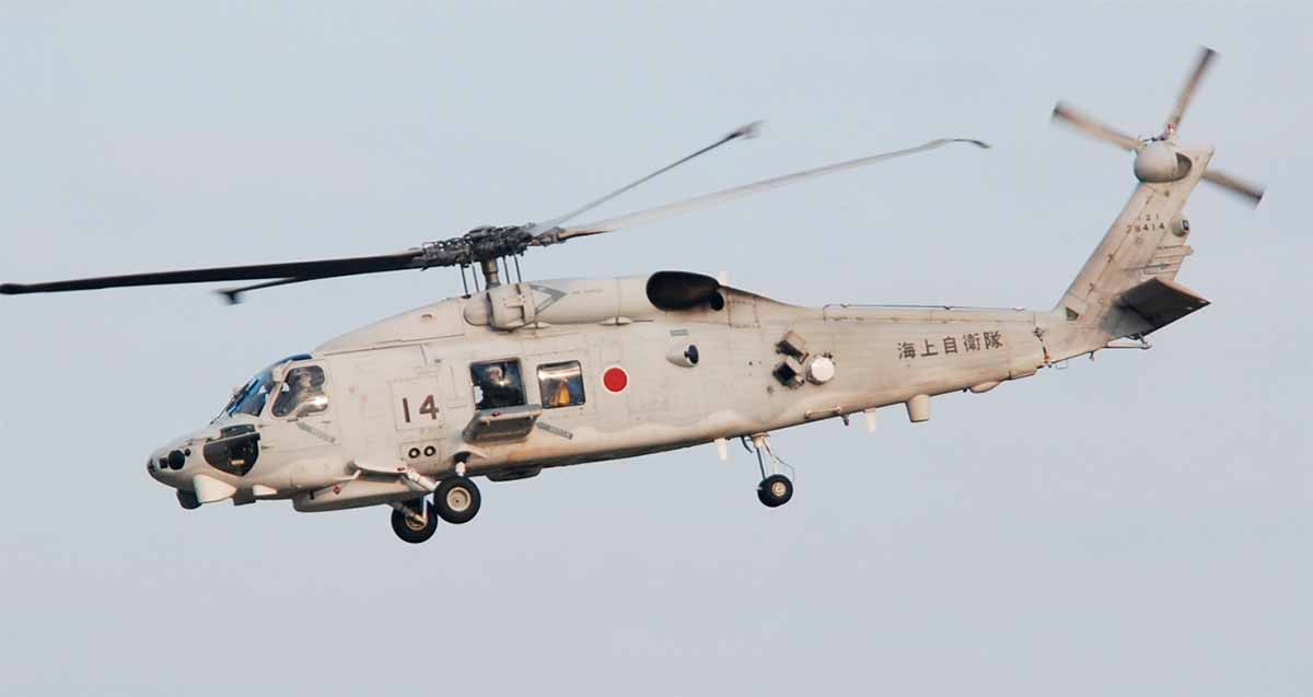 to helikoptere fra japans maritime selvforsvarsstyrke forsvinder i stillehavet