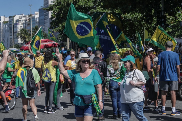 milhares esperados em copacabana para manifestação convocada por bolsonaro