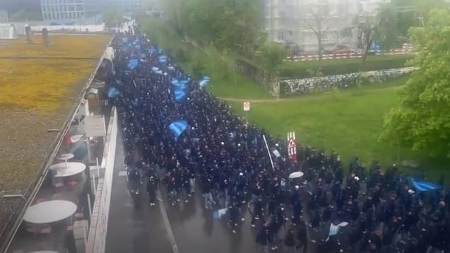polizei mit grossaufgebot beim zürcher hb: rund 2000 fcz-fans protestieren gegen sektorsperrung