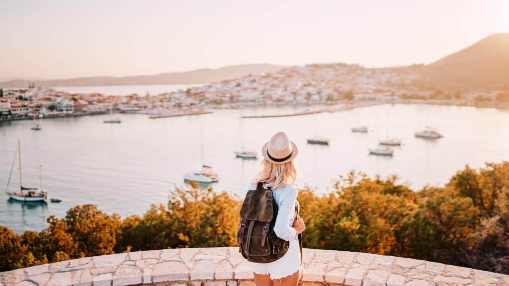 <p>The best time for island hopping in Greece is from late spring to early fall (May to October). The weather is warm, and the sun is shining during these months. </p><p>May and June are good options for exploring but keep in mind that the sea is still chilly. July and August are the peak season with lots of heat and crowds. September and October are especially good because the islands are less crowded, and the temperatures are still pleasant.</p><p class="has-text-align-center has-medium-font-size">Read also: <a href="https://worldwildschooling.com/best-time-to-visit-greece-travel-tips-from-a-local/">Best Time To Visit Greece</a></p>