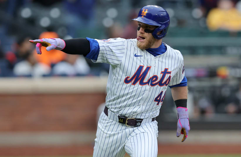 new york mets' bader wears star of david on belt in support of israel