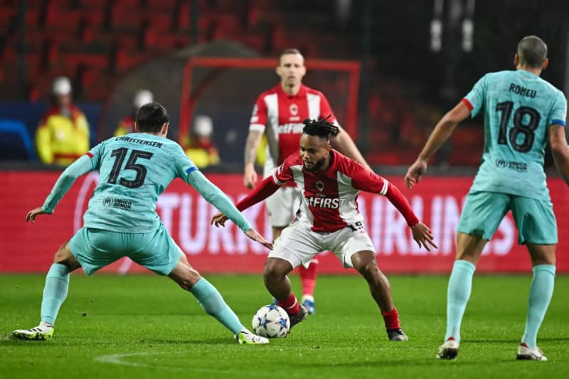 belgium: ejuke grabs winning goal in antwerp’s victory at cercle brugge