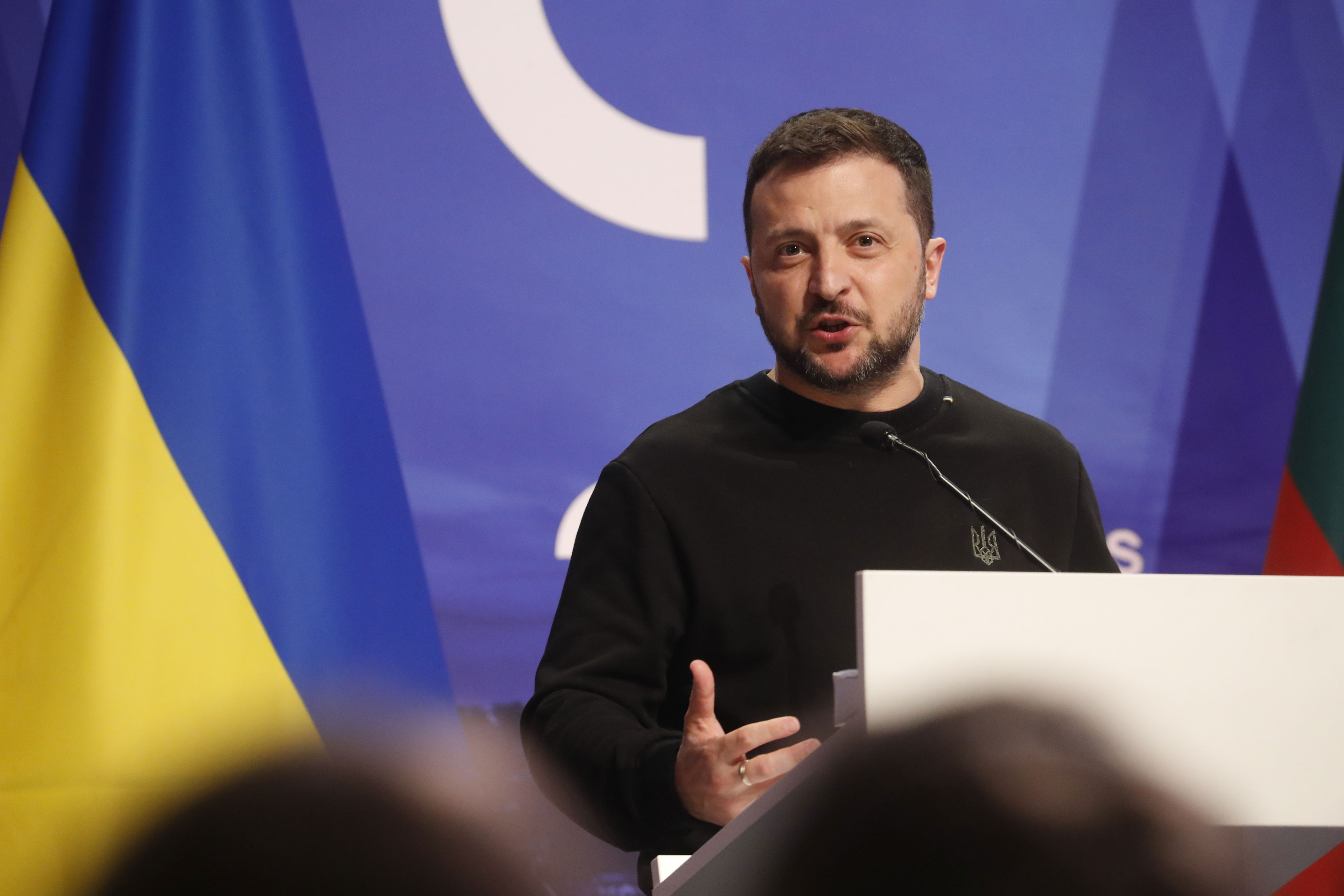 zelensky urges u.s. to send weapons quickly ahead of russian offensive