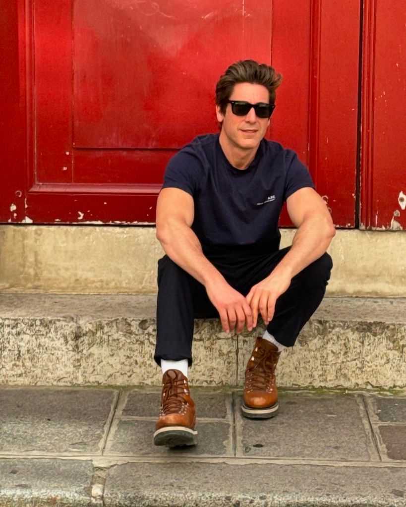 David Muir's rugged look in new vacation photos with rarelyseen family
