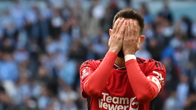 manchester united beat coventry on penalties after blowing three-goal lead