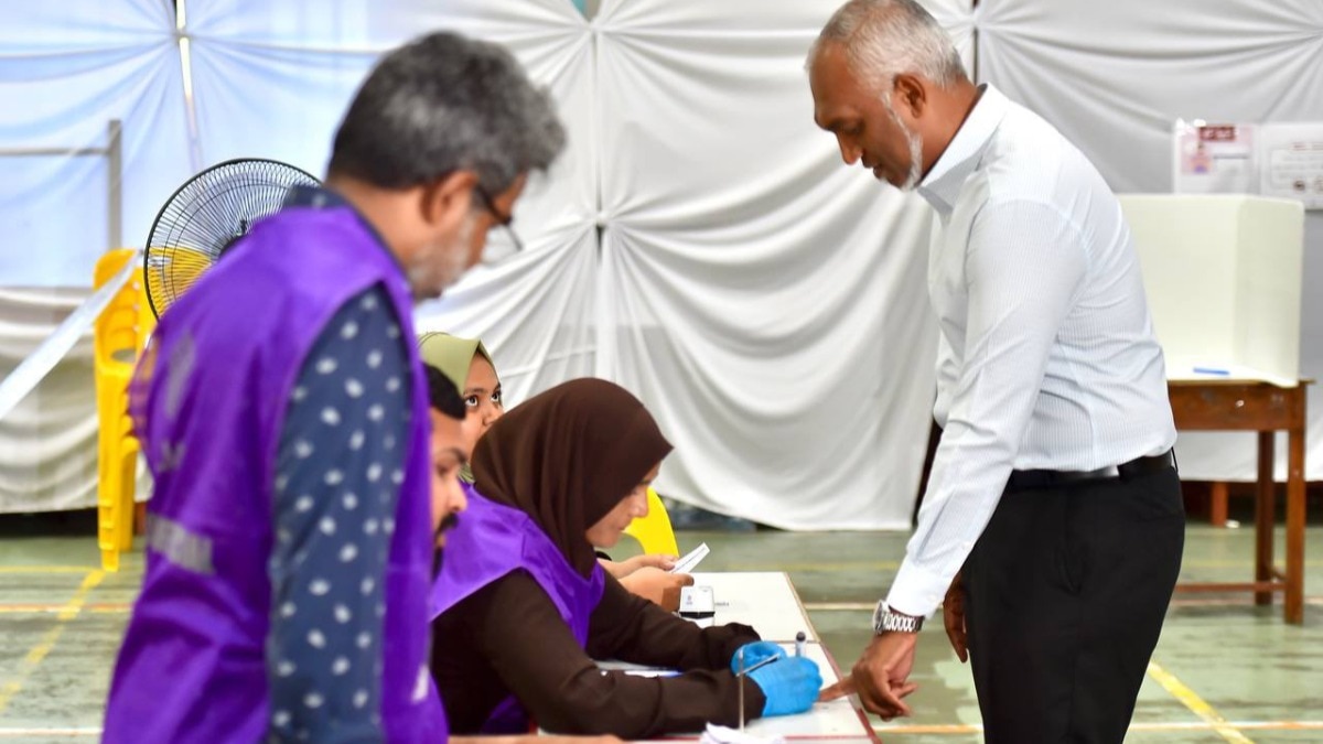 mohamed muizzu's party wins absolute majority in maldives parliamentary polls