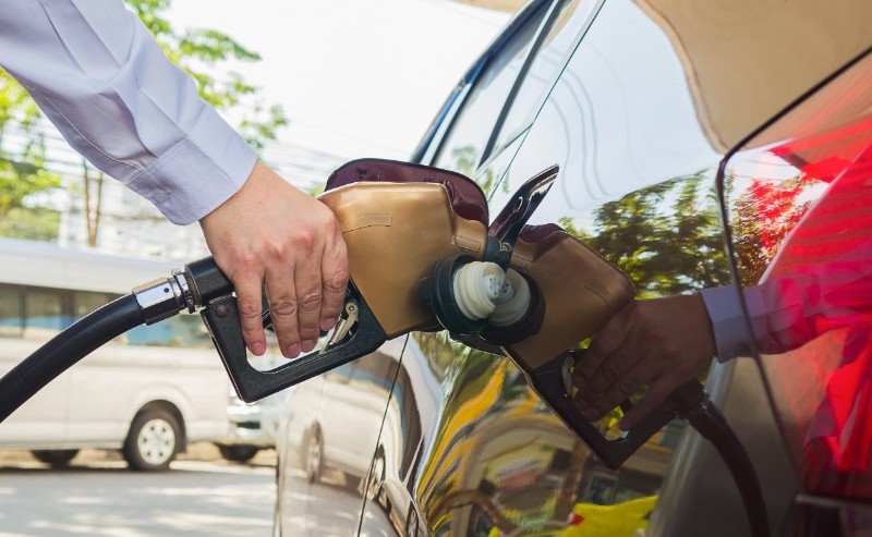 cinco motivos por los que tu auto consume más gasolina