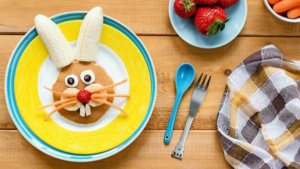 4 desayunos saludables para niños que los harán amar el huevo