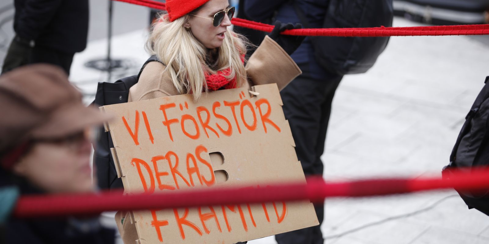 sveriges resurser är slut – protest i stockholm