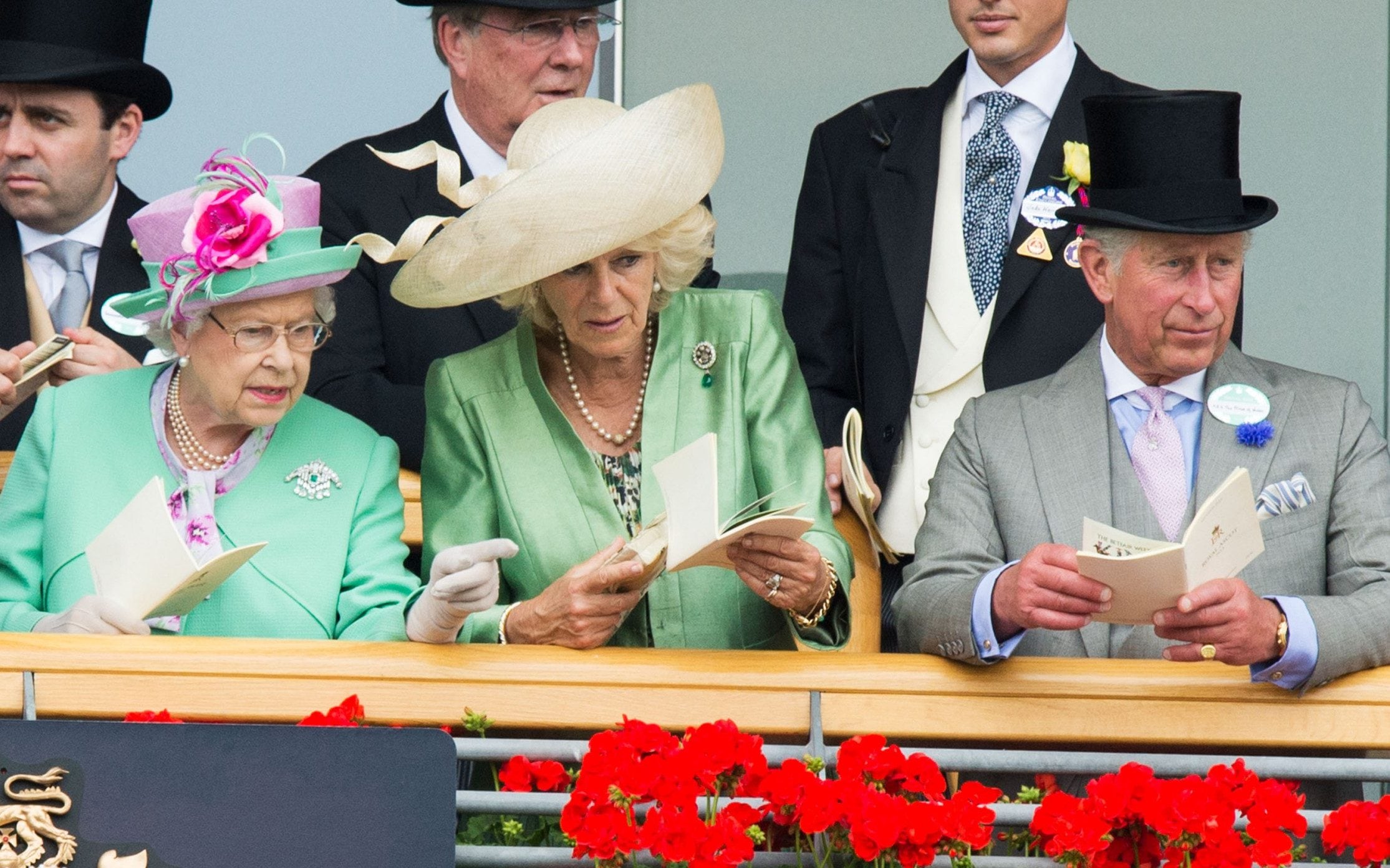 king to attend royal ascot to ‘honour queen’s memory’