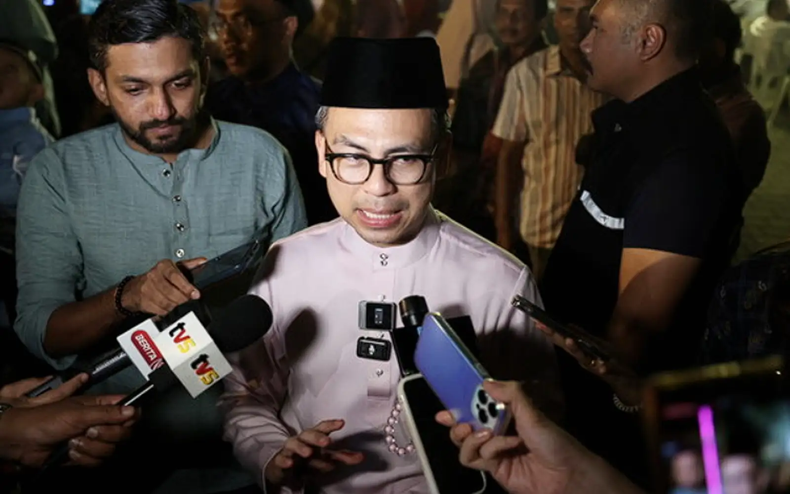 muhyiddin has no moral standing to criticise govt over addendum, says fahmi