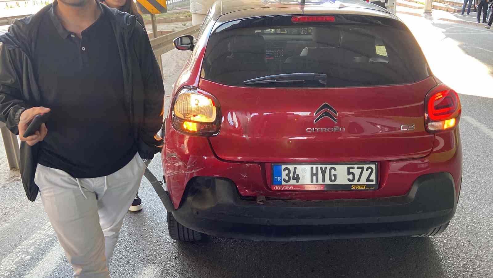 kocaeli’de hafif ticari araç motosiklete arkadan çarptı: 1 yaralı