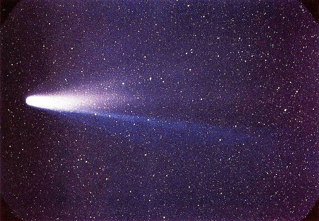 hlavy vzhůru: jsou tu lyridy. nebe prozáří také meteorický roj halleyovy komety