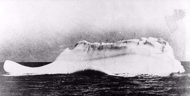 τιτανικός: φωτογραφία του 1912 απεικονίζει το παγόβουνο που βύθισε το πλοίο
