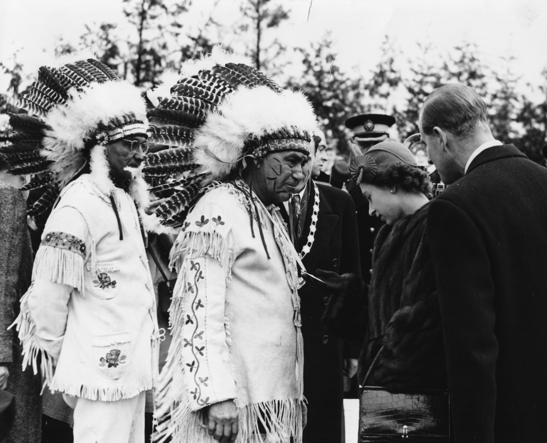 Princess Elizabeth and Prince Philip greet members of the Ojiway First Nation during their tour of Fort William.<p><a href="https://www.msn.com/en-za/community/channel/vid-7xx8mnucu55yw63we9va2gwr7uihbxwc68fxqp25x6tg4ftibpra?cvid=94631541bc0f4f89bfd59158d696ad7e">Follow us and access great exclusive content every day</a></p>