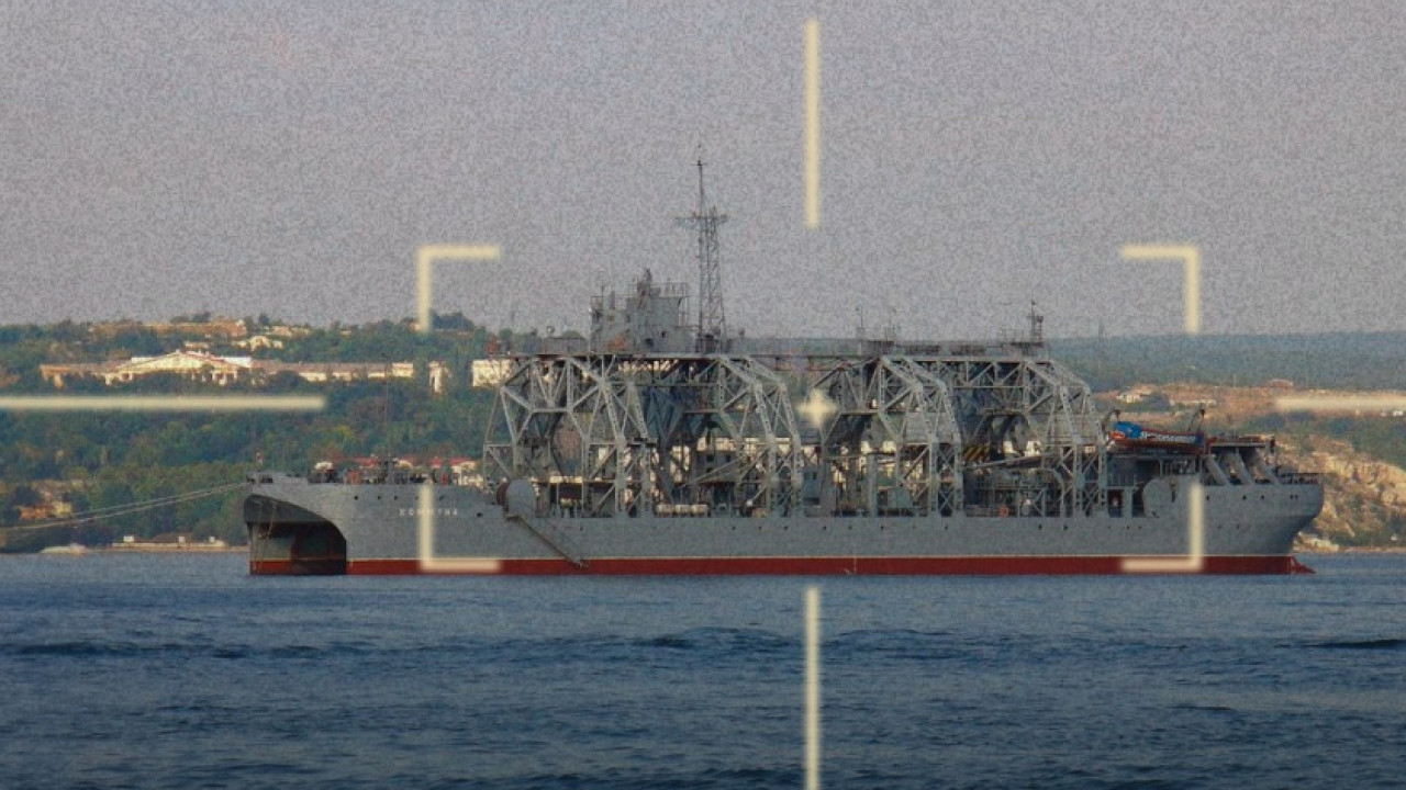 η ουκρανία ανακοίνωσε ότι χτύπησε ιστορικό πλοίο της ρωσίας στην κριμαία - δείτε βίντεο