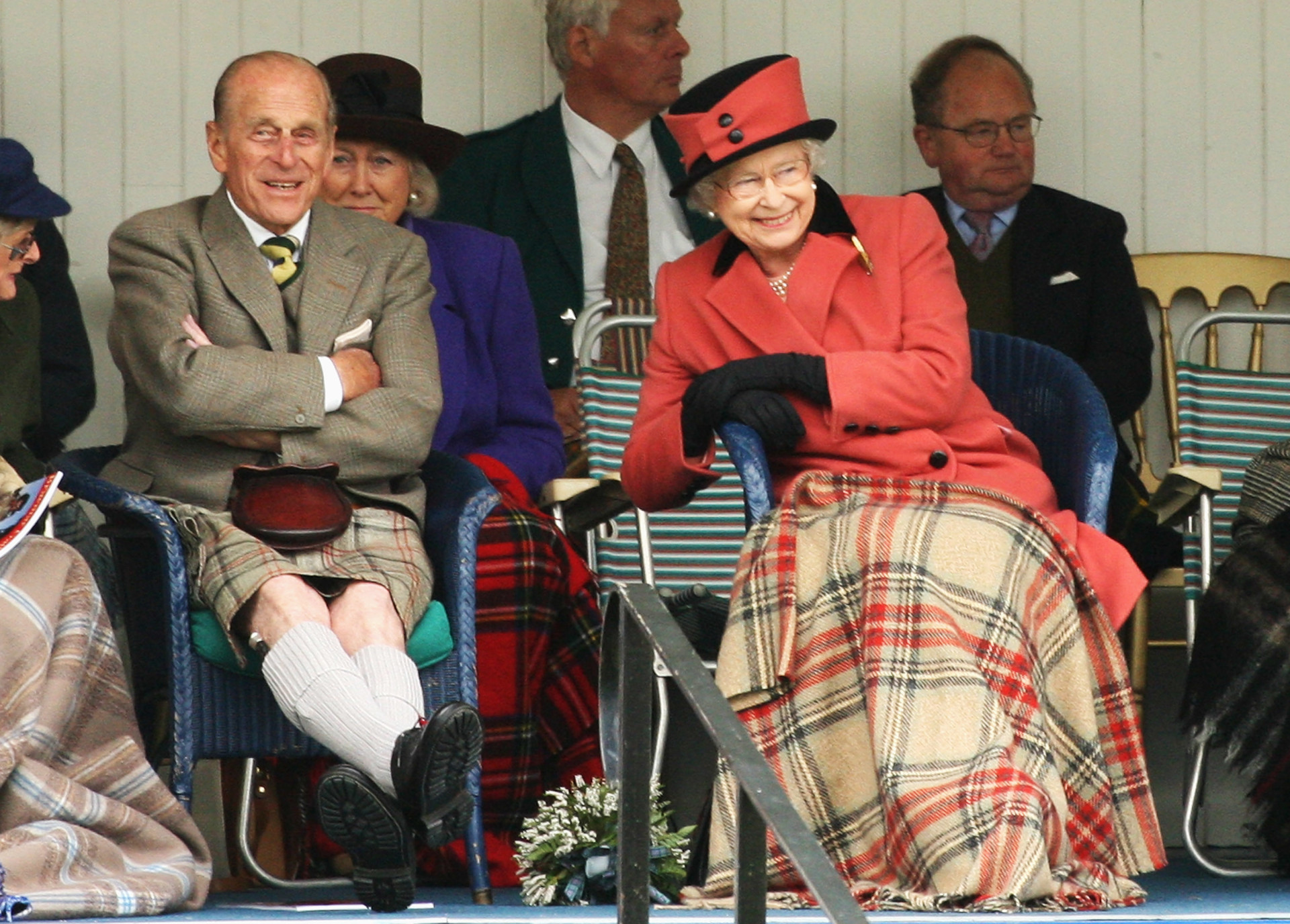 Queen Elizabeth II and Prince Philip laugh as they watch the games during the Annual Braemar Highland Gathering.<p><a href="https://www.msn.com/en-nz/community/channel/vid-7xx8mnucu55yw63we9va2gwr7uihbxwc68fxqp25x6tg4ftibpra?cvid=94631541bc0f4f89bfd59158d696ad7e">Follow us and access great exclusive content every day</a></p>