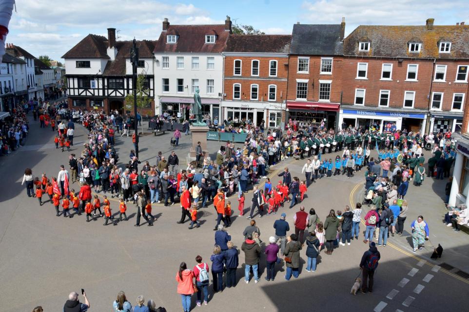 Sun Shines On Scouts And Guides In St George's Day Parade