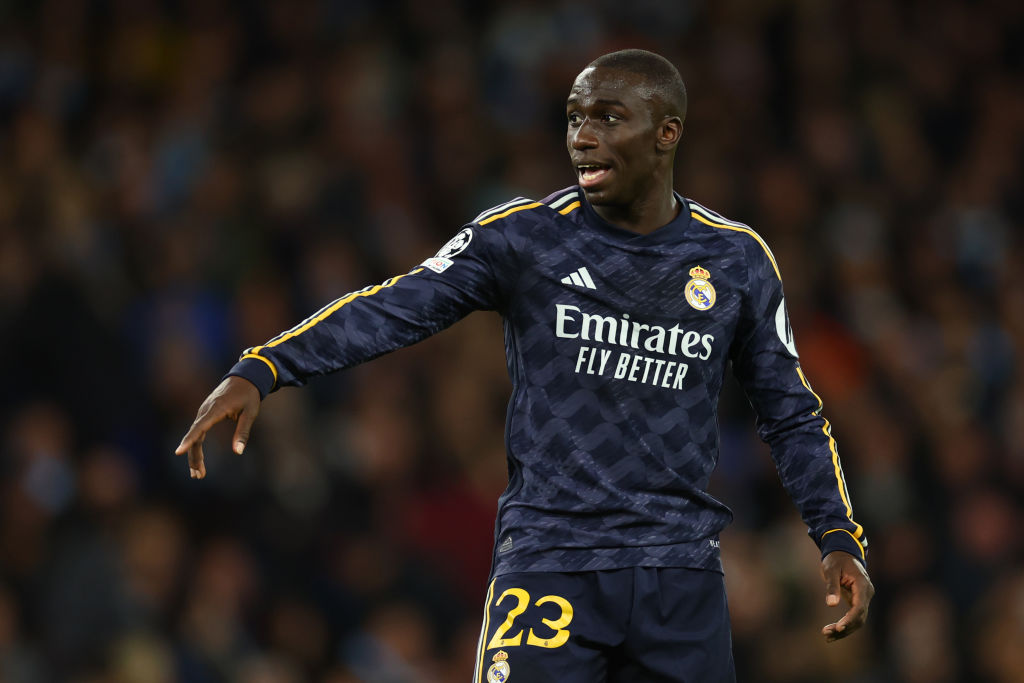 arsenal and liverpool open talks to sign real madrid star wanted by man united