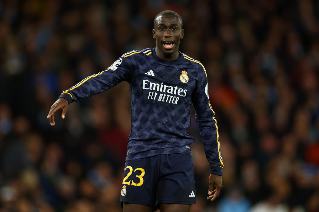 arsenal and liverpool open talks to sign real madrid star wanted by man united