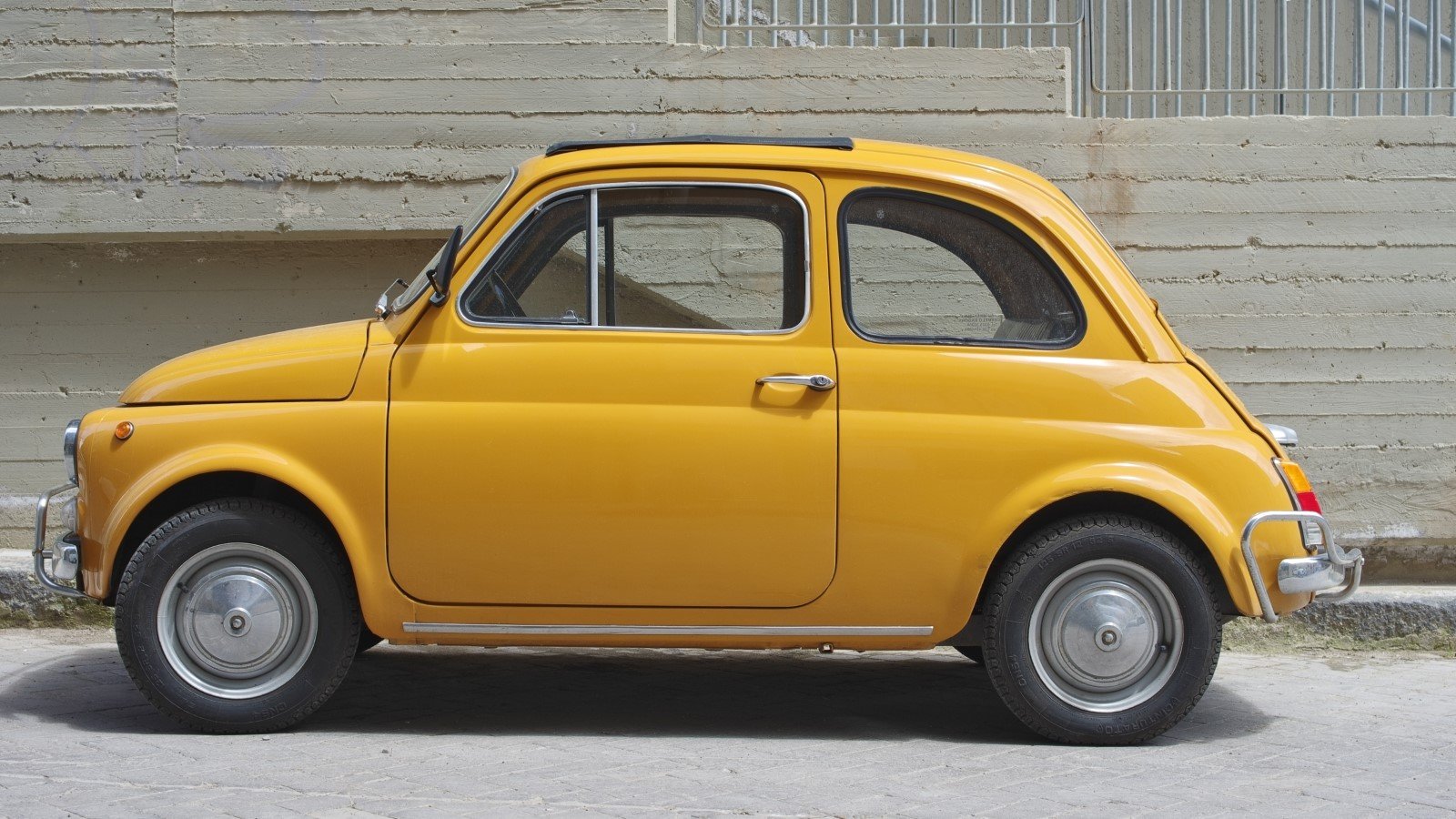<p>The <strong>Fiat 500</strong> is a compact and stylish city car known for its European charm. Despite its adorable appearance, it’s known to have engine issues, specifically oil leaks.</p>