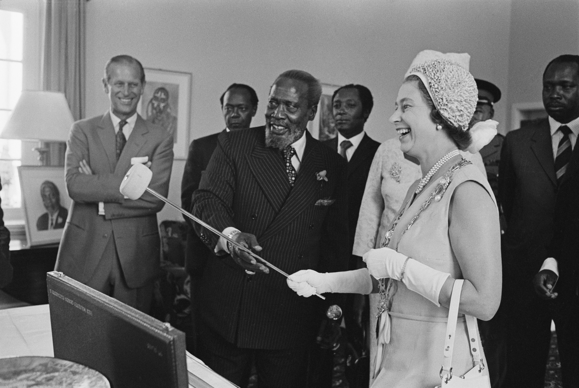 <a href="https://uk.starsinsider.com/celebrity/229391/sixty-five-years-of-queen-elizabeth-ii-in-photos" rel="noopener">Queen Elizabeth II</a> and Prince Philip with the President of Kenya, Jomo Kenyatta.<p>You may also like:<a href="https://www.starsinsider.com/n/201325?utm_source=msn.com&utm_medium=display&utm_campaign=referral_description&utm_content=202921v11en-nz"> Prehistoric animals you won't believe existed</a></p>