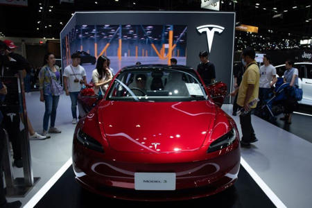 Tesla Ends Referral Benefits This Month: Musk Teases New Program In Few Months — What Happens To Current Credits?<br><br>