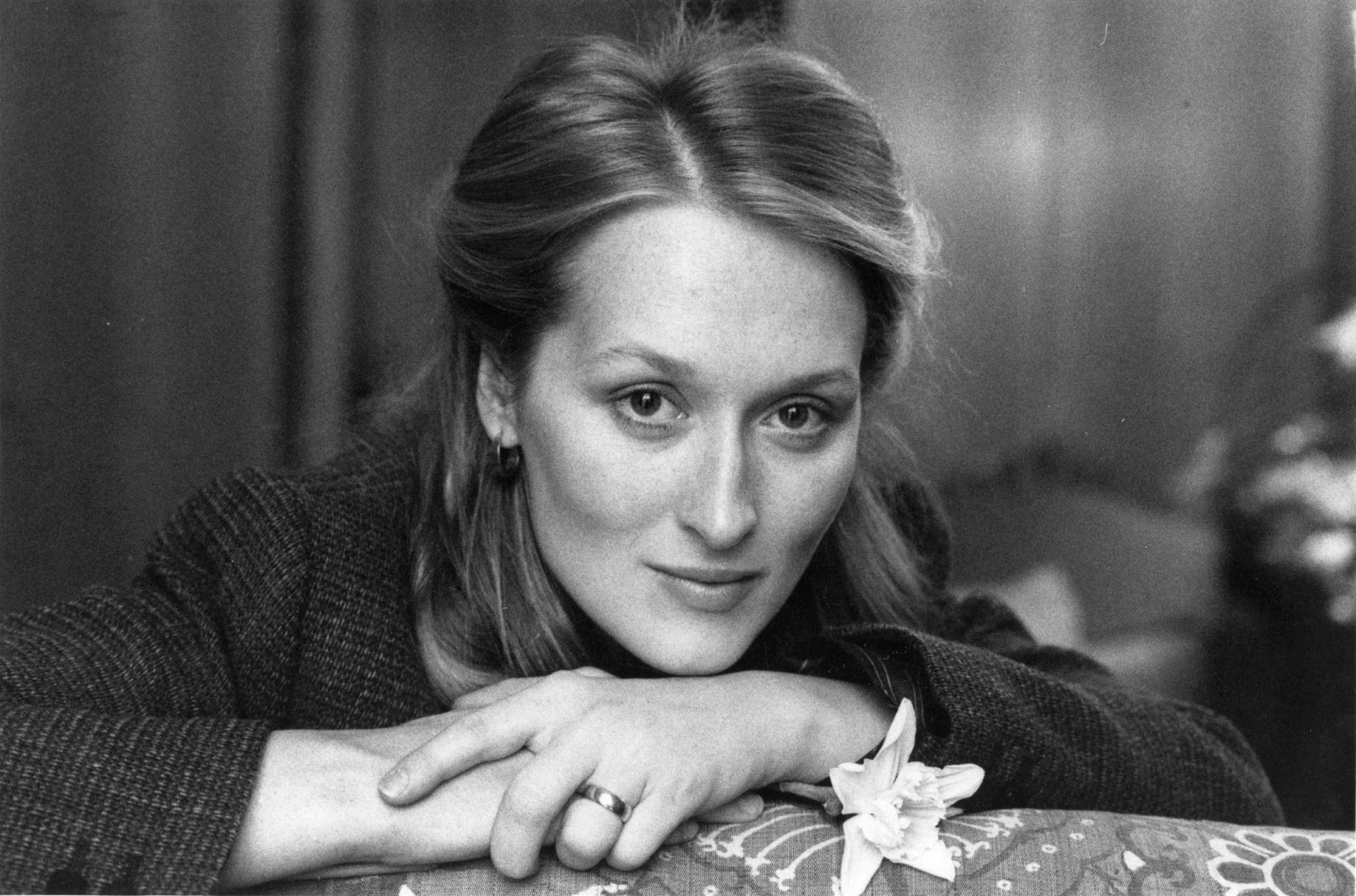 <p>Meryl Streep, eine der angesehensten Schauspielerinnen Hollywoods, spielte bereits in fast 90 Filmen mit. Ihr Debüt war eine kleine Rolle in "Julia" im Jahr 1977. Der Film dreht sich um eine Bühnenautorin, die Geld nach Nazi-Deutschland schmuggelt.</p><p>Sie können auch mögen:<a href="https://de.starsinsider.com/n/373295?utm_source=msn.com&utm_medium=display&utm_campaign=referral_description&utm_content=706035"> Prinz William: Das Leben des Prinzen in Bildern</a></p>