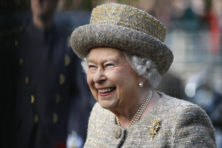 LONDON, UNITED KINGDOM - NOVEMBER 6: Queen Elizabeth II smiles as she arrives before the Opening of the Flanders' Fields Memorial Garden at Wellington Barracks on November 6, 2014 in London, England. (Photo by Stefan Wermuth - WPA Pool /Getty Images) (Photo: WPA Pool via Getty Images)