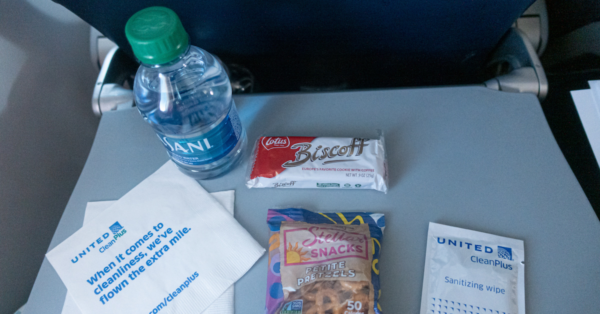 12 Bad Behaviors Fellow Passengers Are Begging You To Stop Doing When ...