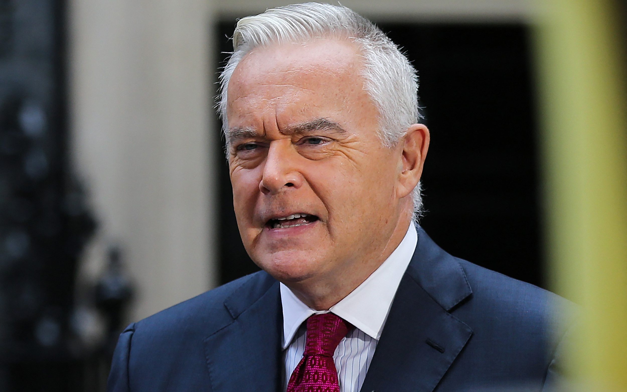 huw edwards resigns from the bbc