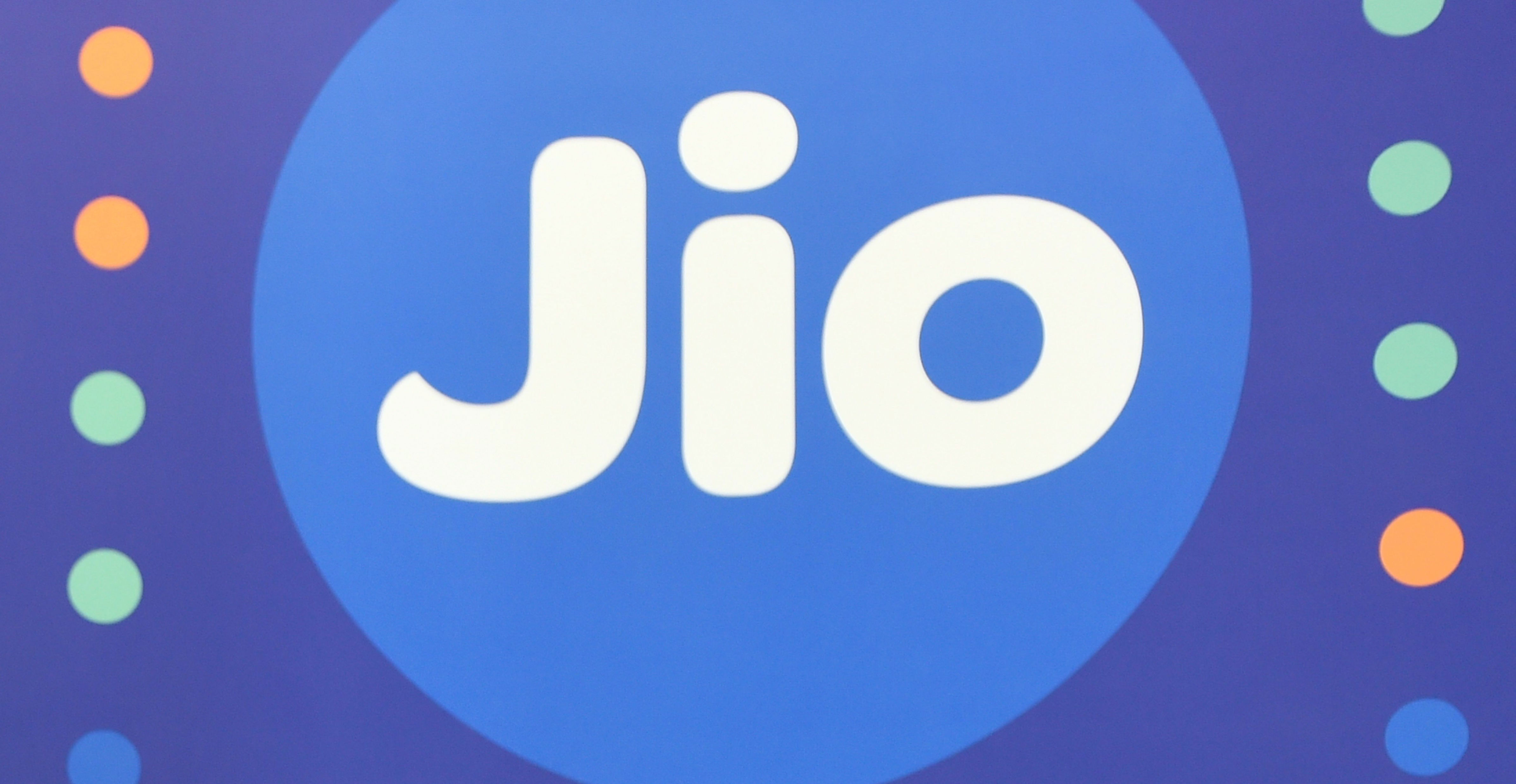 amazon, jio bundles 15 apps' premium services including netflix basic subscription with broadband plan for rs 888/month