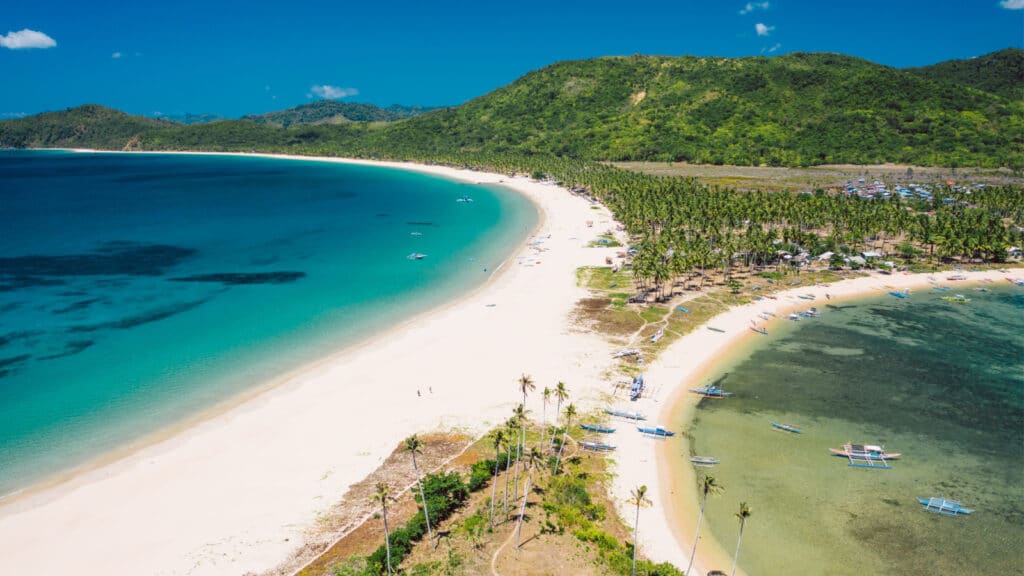 <p>The Philippines is a popular vacation destination spot for Koreans, who appreciate the exchange rate in the country, which makes things very affordable. The turquoise water and white sand beaches make for a relaxing retreat, while the cheap yet delicious street food is an adventure on its own.</p>