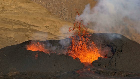 her er, hvad der i virkeligheden ville ske med din krop, hvis du faldt ned i flydende lava