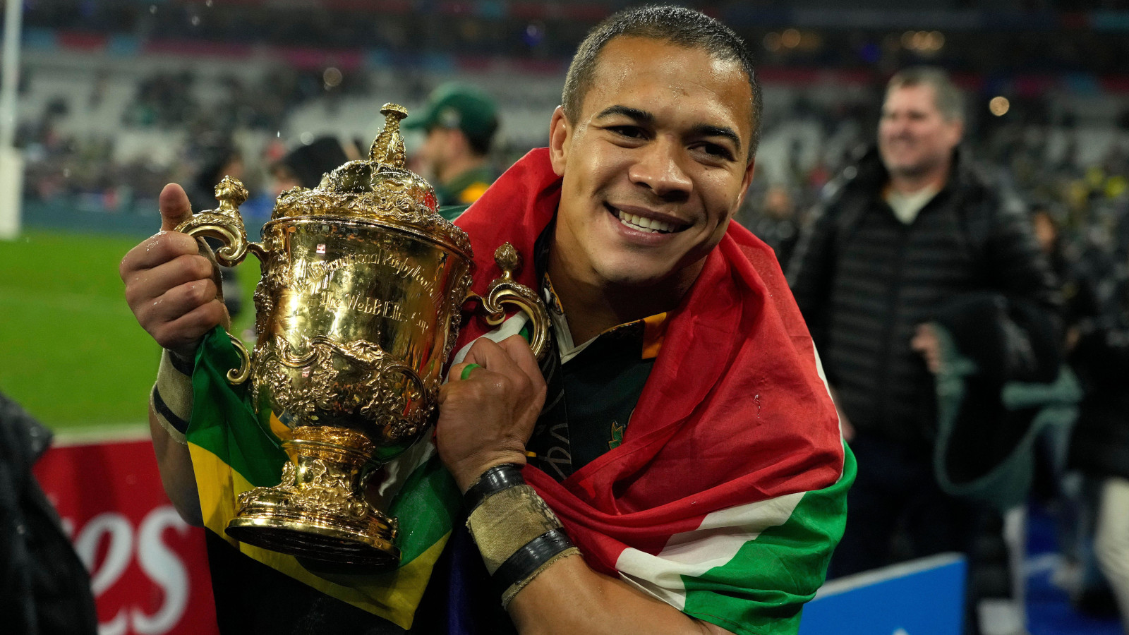 ‘we can’t let it fade’ – cheslin kolbe ‘embracing’ new springboks ‘pressure’ after world cup double