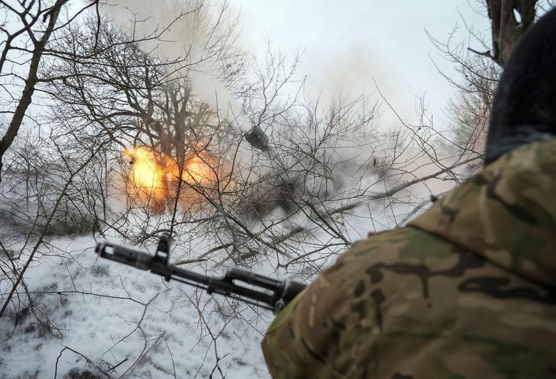 rússia tem até 25.000 soldados tentando invadir a área de chasiv yar, diz ucrânia