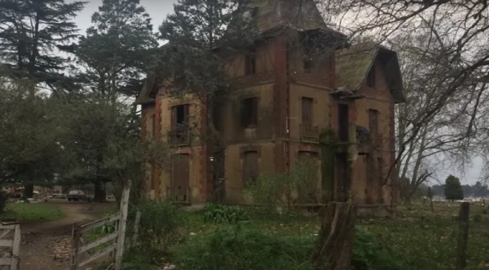 la misteriosa mansión abandonada que parece salida de la película 'psicosis': se construyó en 1917 y aseguran que está llena de fantasmas