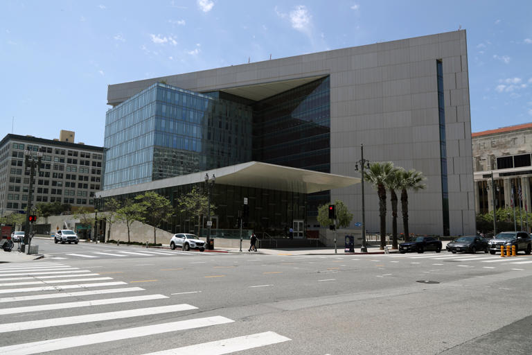 LAPD's high tech headquarters hasn't had working phones in weeks