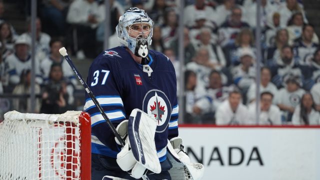 lowry poised to help jets assert their style in game 2 vs. avalanche