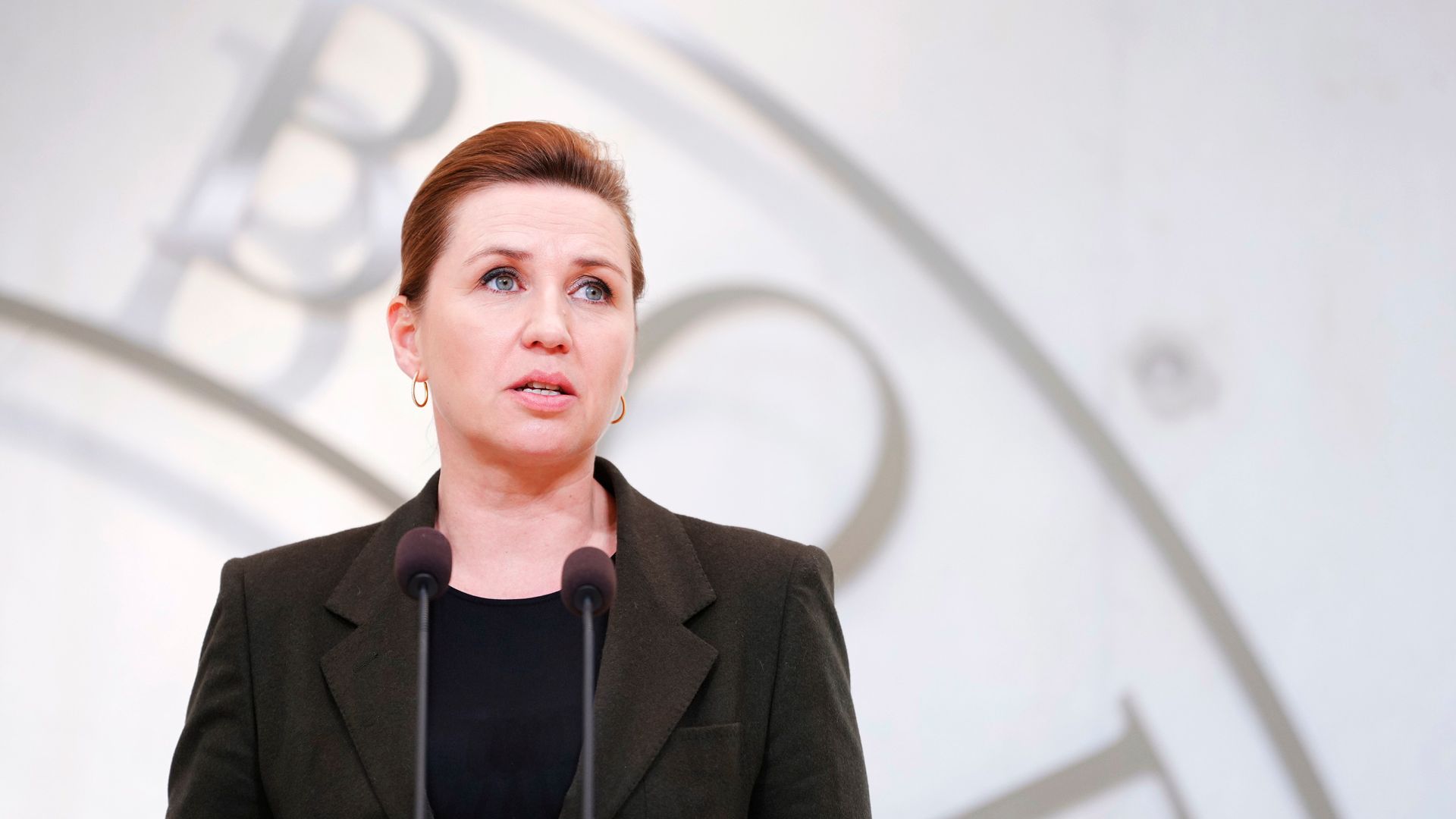 dänemark: regierungschefin mette frederiksen macht beleidigungen im internet öffentlich