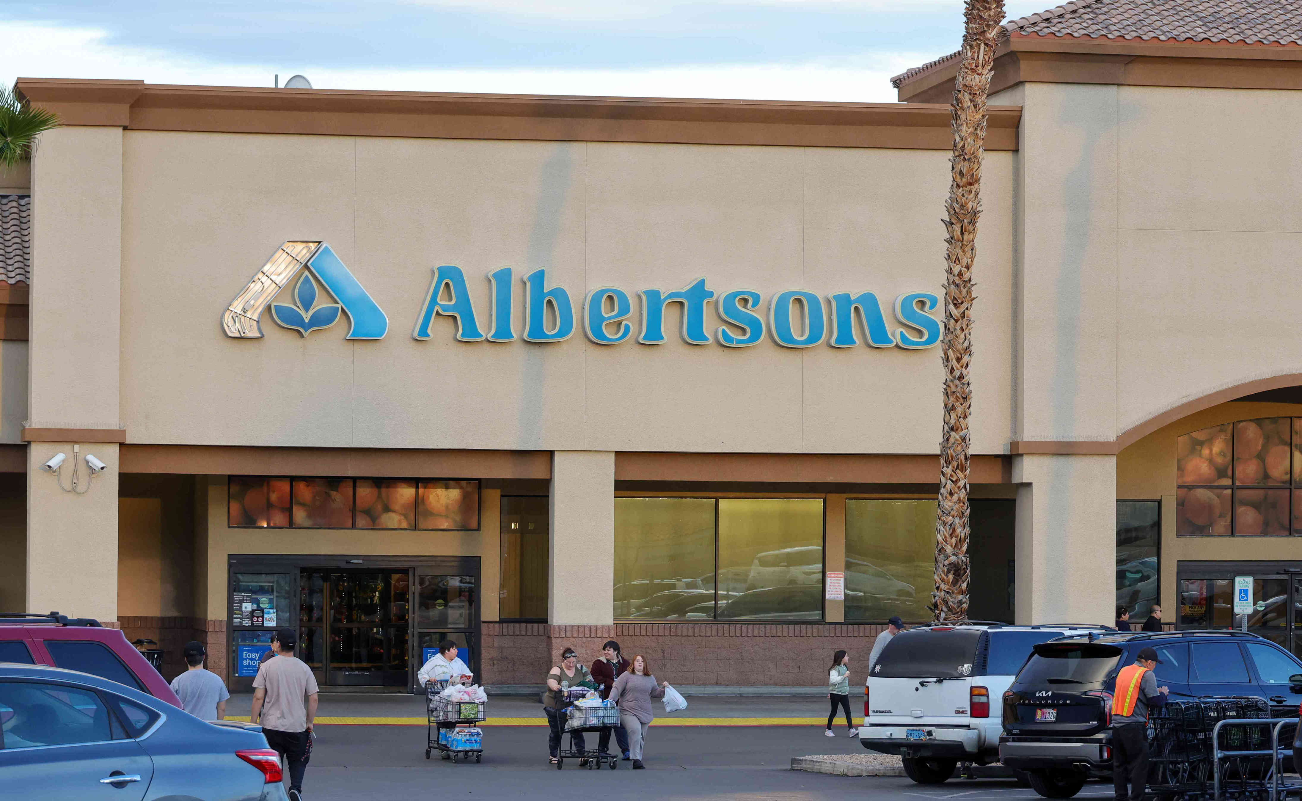 Albertsons And Kroger Agree To Sell More Stores To Get Merger Approval