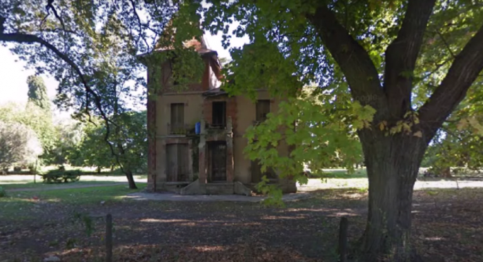 la misteriosa mansión abandonada que parece salida de la película 'psicosis': se construyó en 1917 y aseguran que está llena de fantasmas