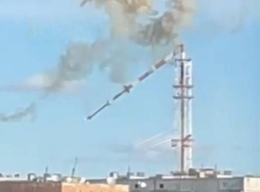 guerre en ukraine : la tour de télévision de kharkiv s’effondre après une frappe russe