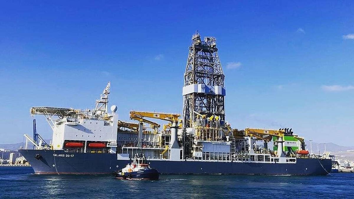 llega el buque que realizará perforaciones en busca de gas y petróleo a altas profundidades en el mar argentino