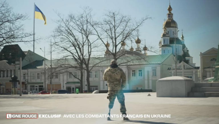 Un soldat français enrôlé en Ukraine témoigne dans un documentaire BFMTV, "Ligne Rouge" du lundi 22 avril 2024.