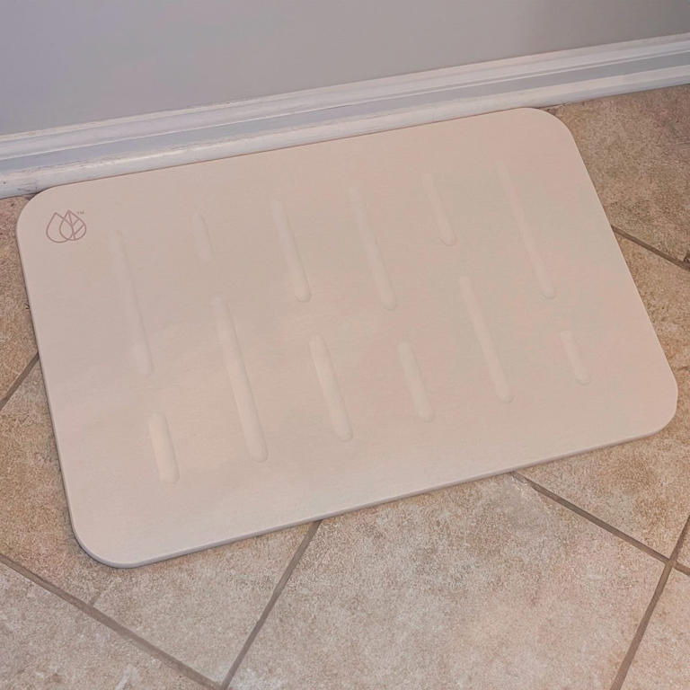 7 Best Stone Bath Mats, Tested and Reviewed