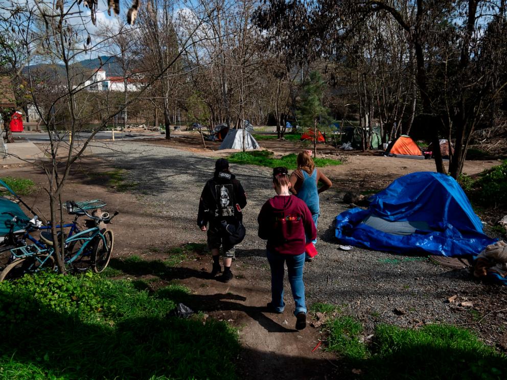 supreme court appears to favor oregon city in dispute over homeless camping ban
